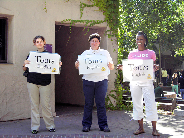 Welcome Day Campus Tour Hosts