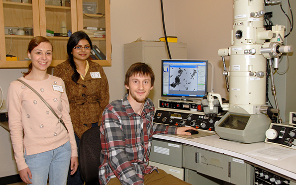 Delta College Electron Microscope Students