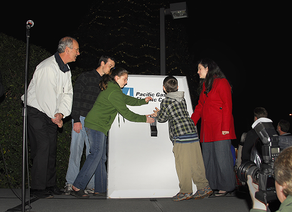 (2008) Susannah Kelly Family: (L-R) Jim Garrett, Hunter, Claire, Devon & Trina Garrett